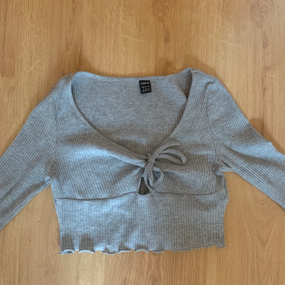 Grå långärmad topp - 90