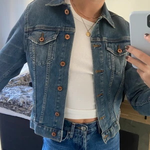 Jeansjacka💙 - Snygg jeansjacka💙  jag betalar frakt