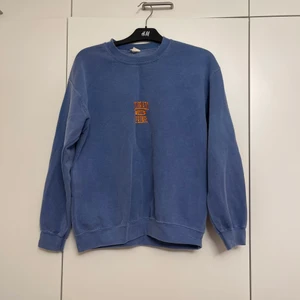 Sweatshirt - Sweatshirt från Urban Outfitters i storlek S. 150kr + frakt.