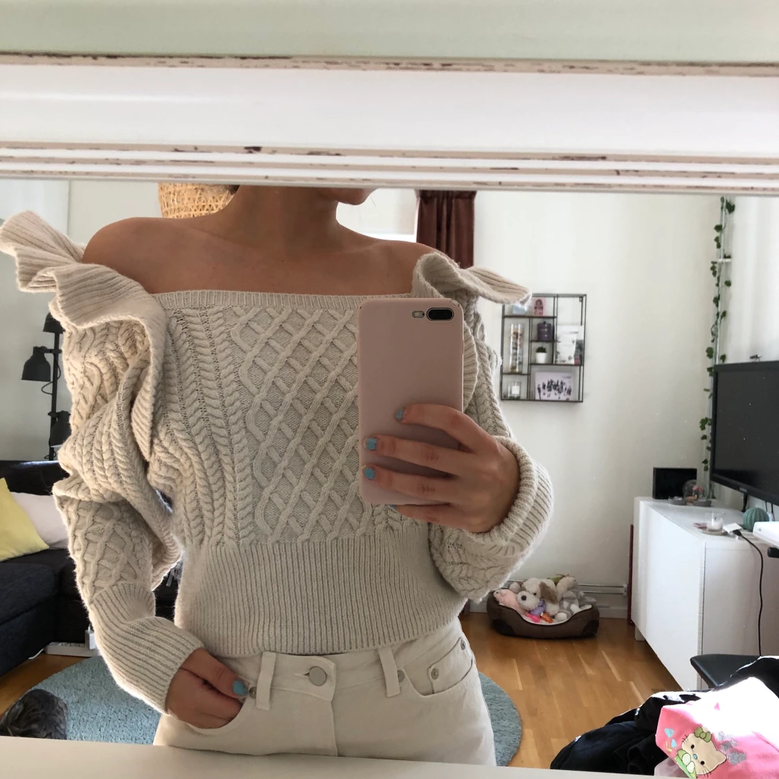 Off shoulder stickad tröja