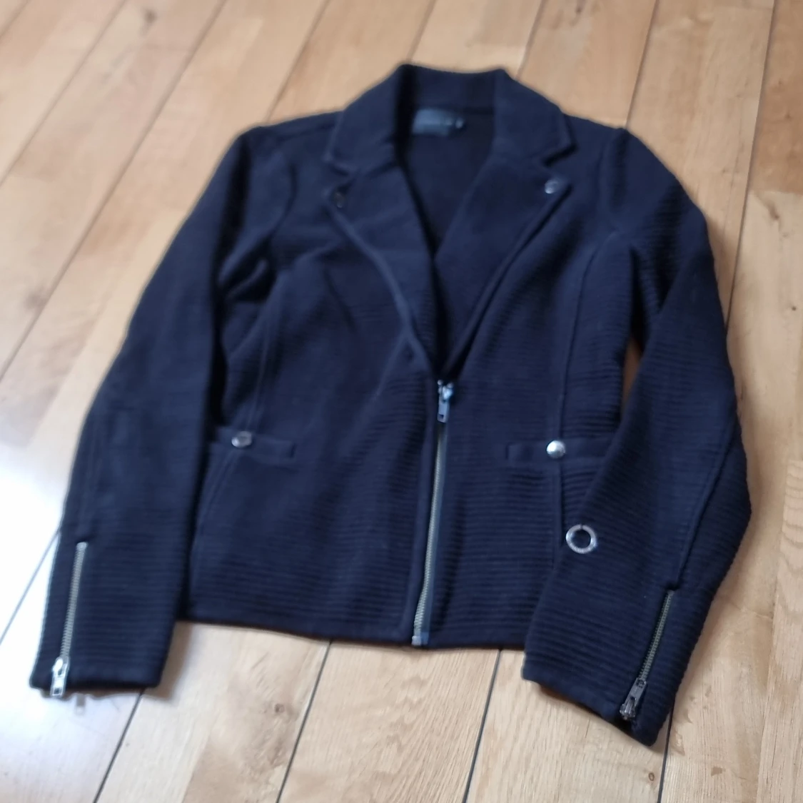 Stickad kavaj från Stockholm. - 90