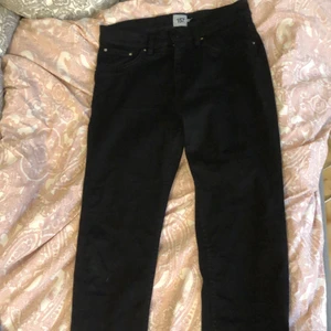 Svarta jeans - Storlek L, Använda men i gott skick