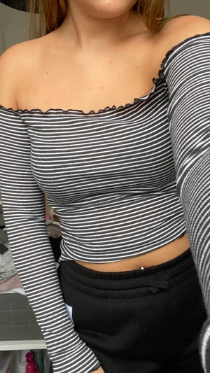 OffShoulder Tröja  - OffShoulder tröja från Hollister, använd fåtal gånger. 