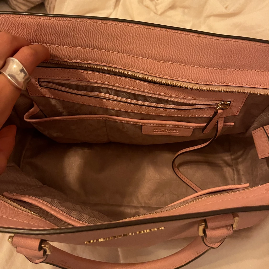 Jätte fin väska från Michael kors ! - 91