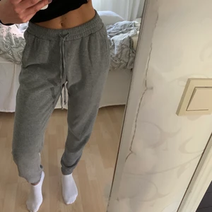 Brandy Melville mjukisbyxor  - Säljer mina brandy Melville mjukisbyxor som ej går att köpa längre då de inte kommer till användning längre🤍 köparen står för frakten (49kr)