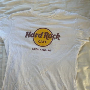 Hard rock cafe t-shirt - Använd få gånger, i bra skick. Frakt tillkommer