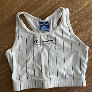 Champion topp - Storlek Small. 