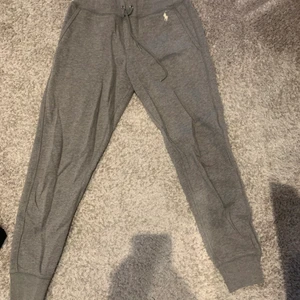 Mjukisbyxor från Ralph lauren  - De är köpta i USA, aldrig använda. Kan hämtas i Malmö eller skickas mot frakt 