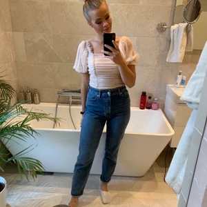 Ljusrosa tröja med puffarmarna - Jätte fin cropptop med puffarmarna. Ljusrosa