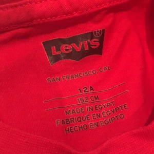 Levis t-shirt  - Ny skick ej använd endast tvättad