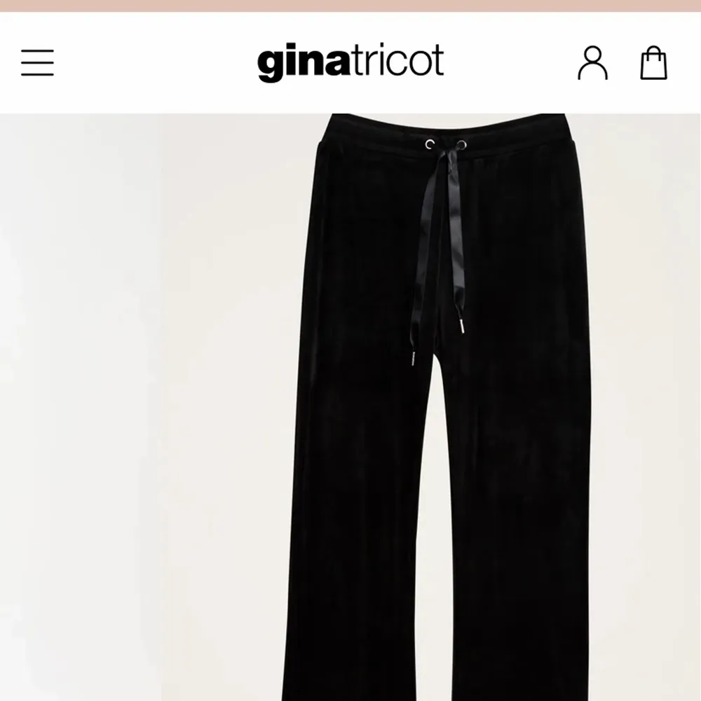 säljer nu mina nya svarta mjukis byxor från gina tricot, använt ca 2 gånger. köparen står för frakt.. Jeans & Byxor.