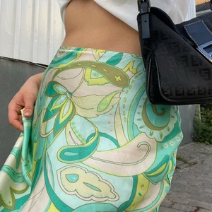 Kjol från zara❤️ - Så snygg kjol från zara. Endast använd ett fåtal gånger😊 passar s-m