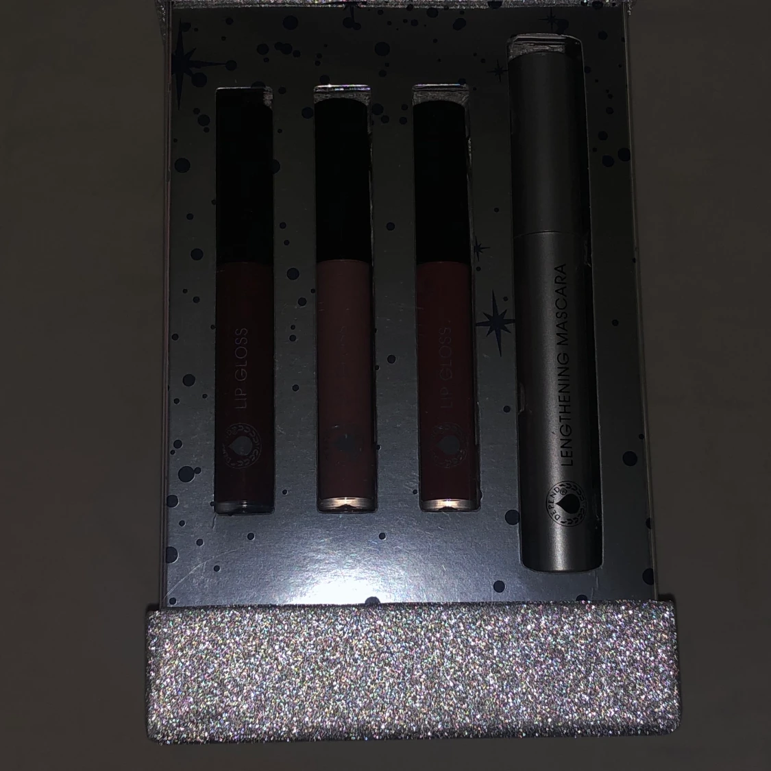 En box med smink  - 91