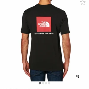 Northface t-shitt - Oversize northface t-shirt i jättebra skick! Säljer då den ej kommer till användning. 