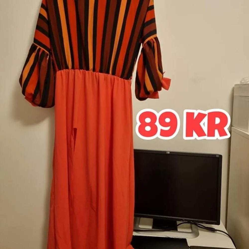Long dress with jiper . Klänningar.