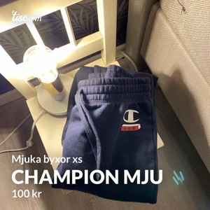 Champion byxor  - Marinblåa champion mjukisbyxor 😊