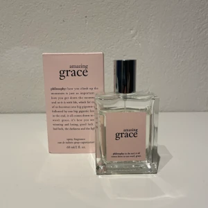 Parfym från Philosophy. Amazing Grace.  - 60 ml. En lätt doft med sötma och härlig krydda. Underbar.