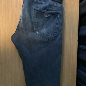 ARMANI JEANS - Armani Jeans. Sliten stil men oxå använda. Nypris 1699 kr
