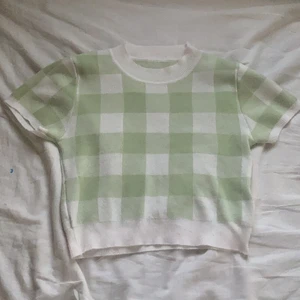 shein topp !! - en shein topp som var i kategorin Y2K. säljs pga använda ej.