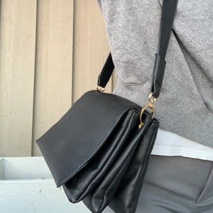 väska  - Väska från veromoda. rymlig