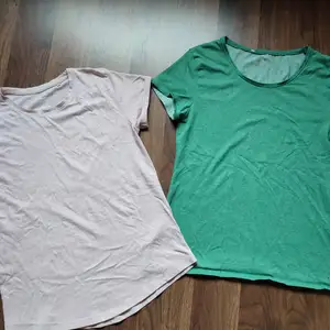 Jag säljer de hära t-shirts för att jag använder dem inte längre. Man kan köpa båda för 30 nr eller varje med 20 kr. ✨Köparen står för frakt.✨