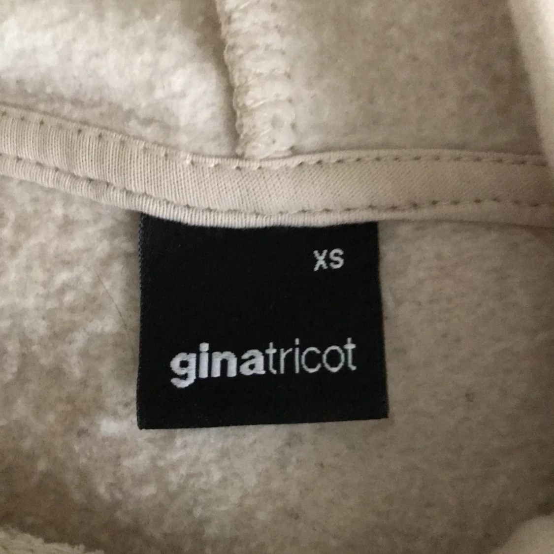 Collage Hoodie från Gina Tricot - 91