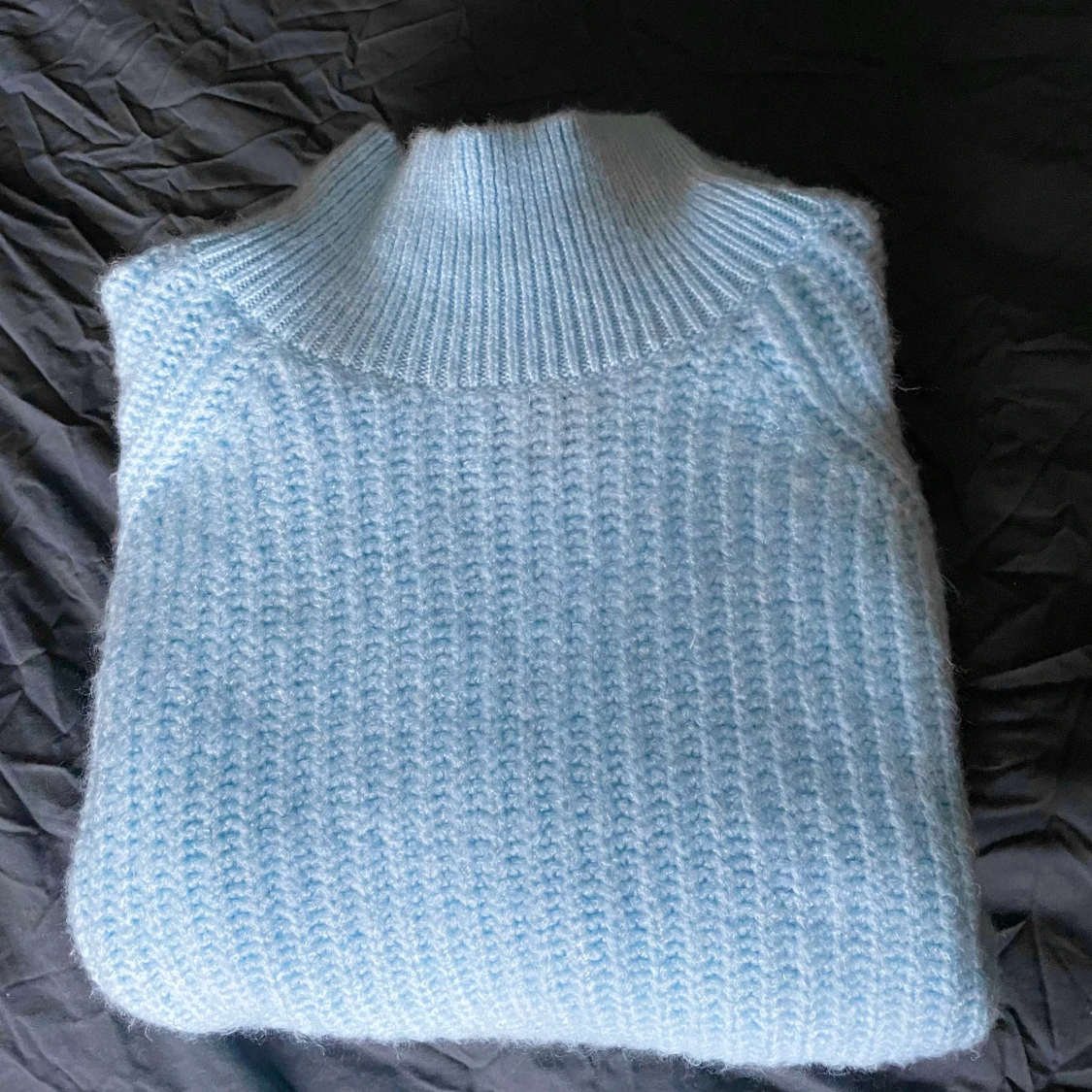 Ljusblå stickad tröja - 90