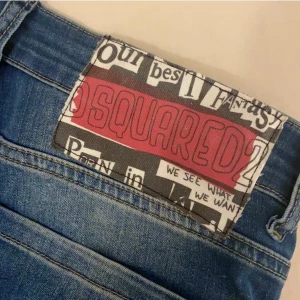 JEANS DSQUARED - pris kan diskuteras vid snabb affär