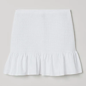 Hm kjol - Fin kjol som inte kommer till användning, funkar att ha som topp och använt ca 5 gånger. Priset kan diskuteras 