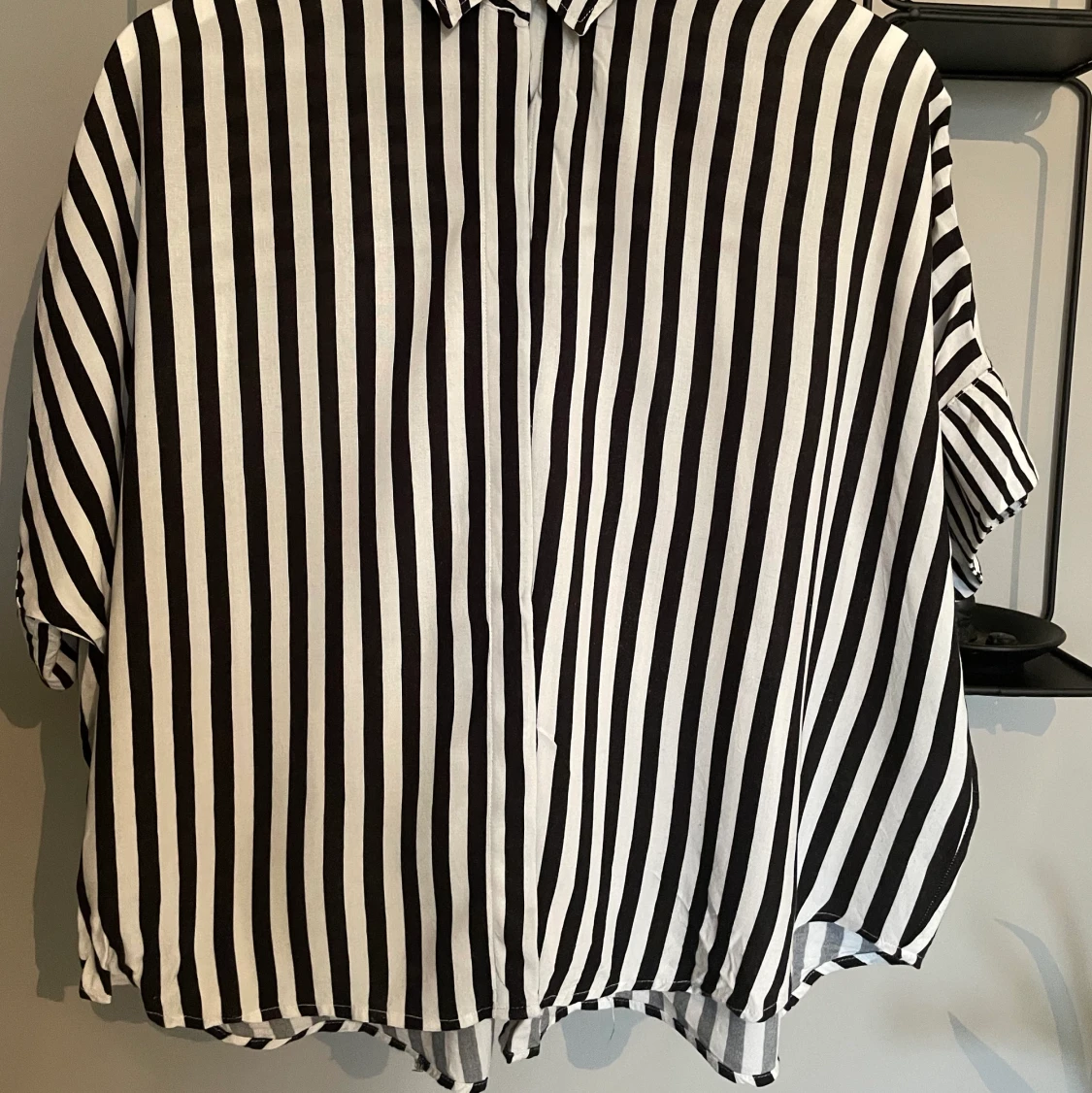 Randig trekvartärmad skjorta - 90