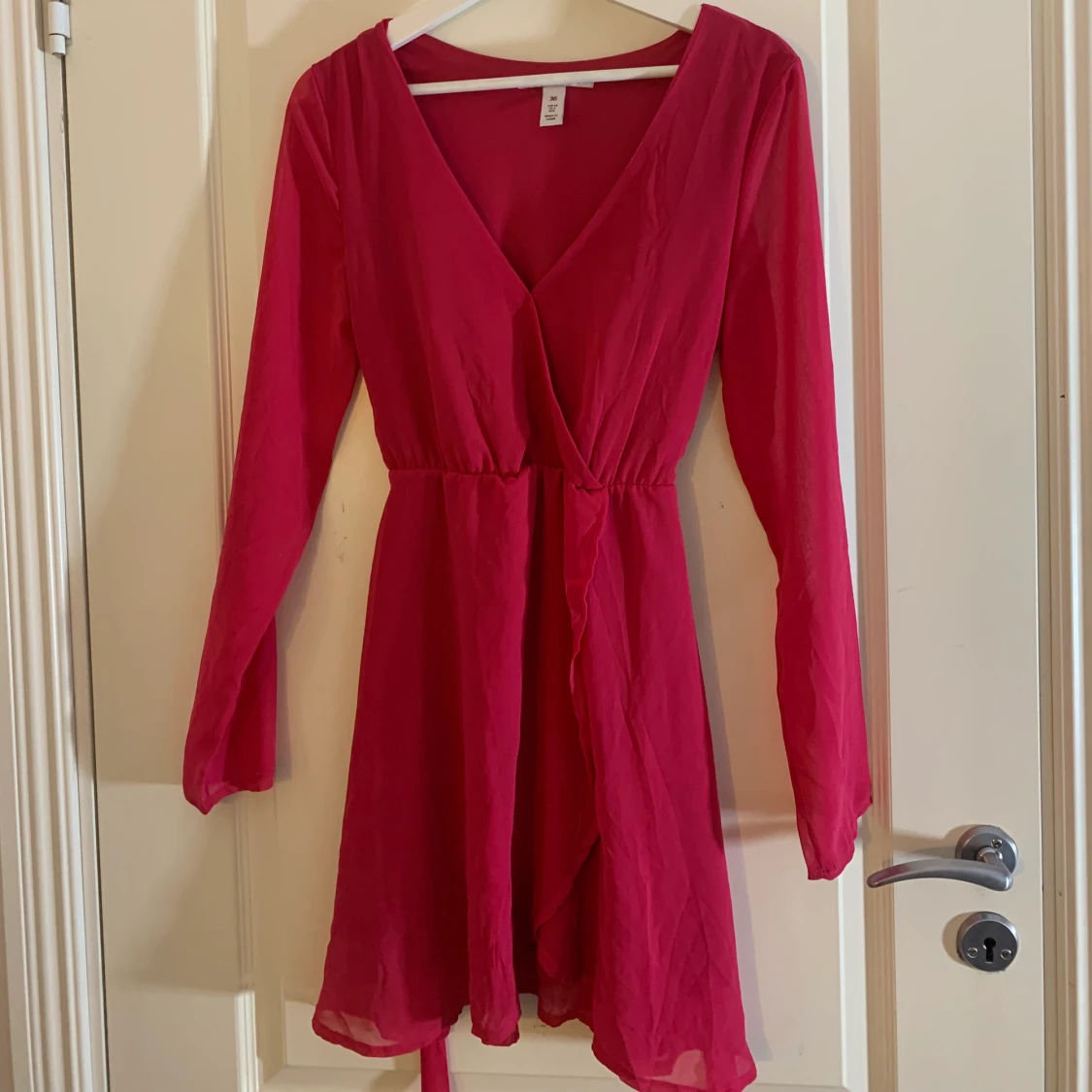 Rosa miniklänning från Nelly