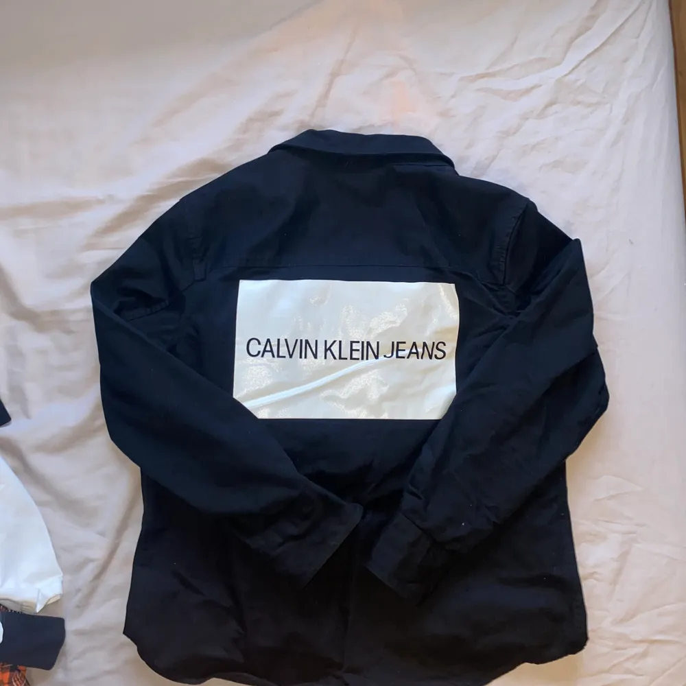 Calvin klein jeans Overshirt i storlek medium, bra skick, 300kr. Jackor.