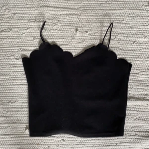 Gulligt linne  - Säljer detta gulliga linne i st xs. Hör av er om ni har fler frågor!🤍