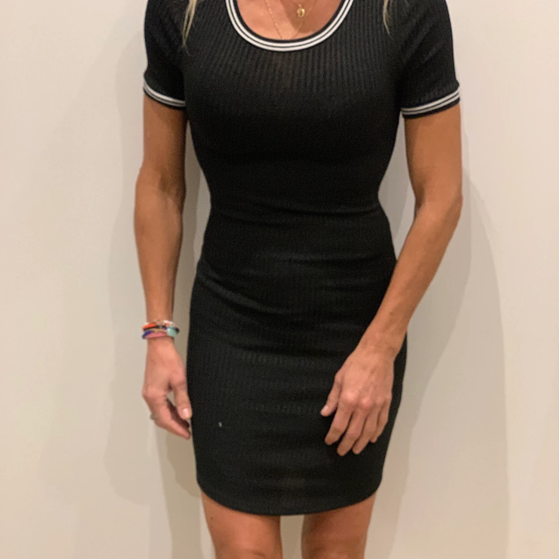 Svart tight klänning 