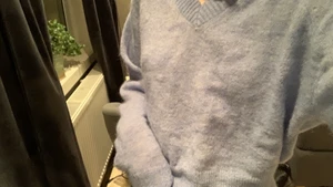 Blå stickad tröja strl S  - aldrig använd, bra skick ,köptes från cubus