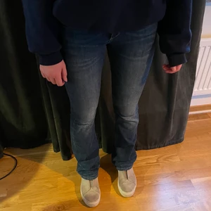 Jeans - Lågmidjade mörkblå jeans från hm