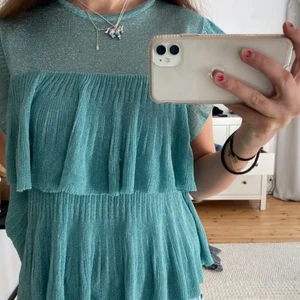 Zara - Eftertraktad zara fest topp!!!! Storlek S, köp endast direkt 440 inklusive frakt