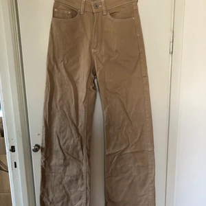 Byxor Carin Wester strl 34 - Vida byxor från Carin Wester strl 34