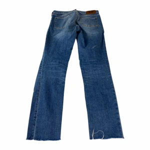 ACNE JEANS - STORLEK: 27/34 | Midjemått: 40cm| Innerbenslängd: 71cm | Fit: straight | Modell: KEX/TRAD |  🔮ERBJUDER ALLTID SAMFRAKT OCH MÄNGDRABATT. PS! ALLA PRISER ÄR FÖRHANDLINGSBARA🔮
