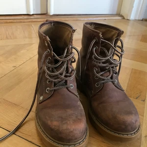Boots Vagabond strl 38 - Bruna boots i skinn från Vagabond. I fint skick. Går att impregnera och tål då även fukt. 