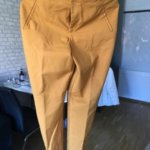 Byxor,ONLY , senapsgul, Strl:40/42 - Byxor, ONLY, senapsgul , Strl:40/42