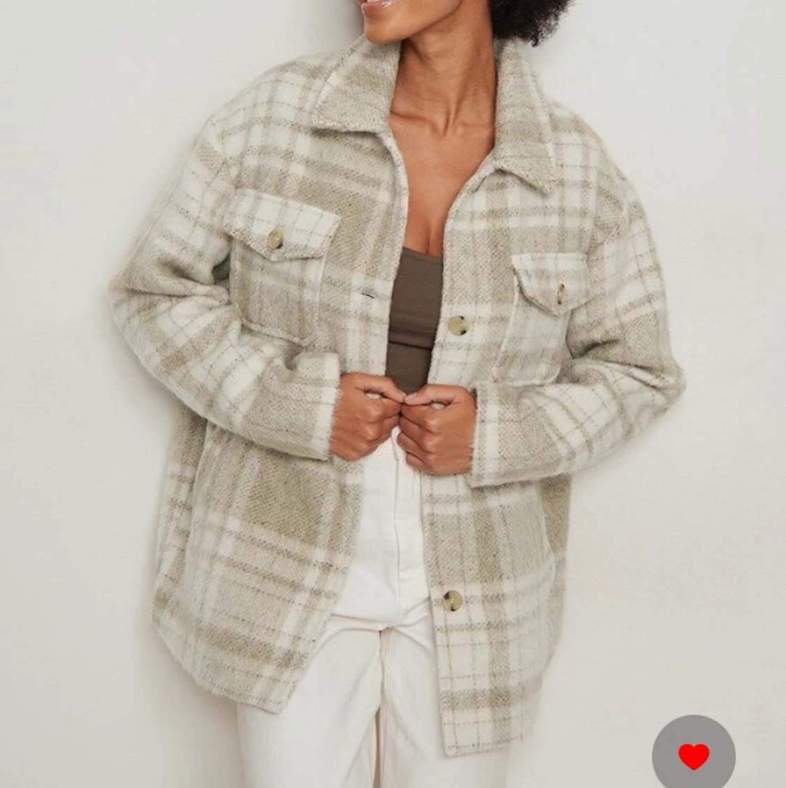 Rutig BeigeVit jacka