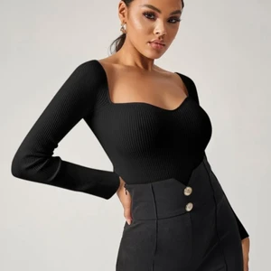 Tröja  - Jättefin tröja från shein i bra kvalité. Den är i storlek M och därför även förstår för mig som vanligtvis bär S!