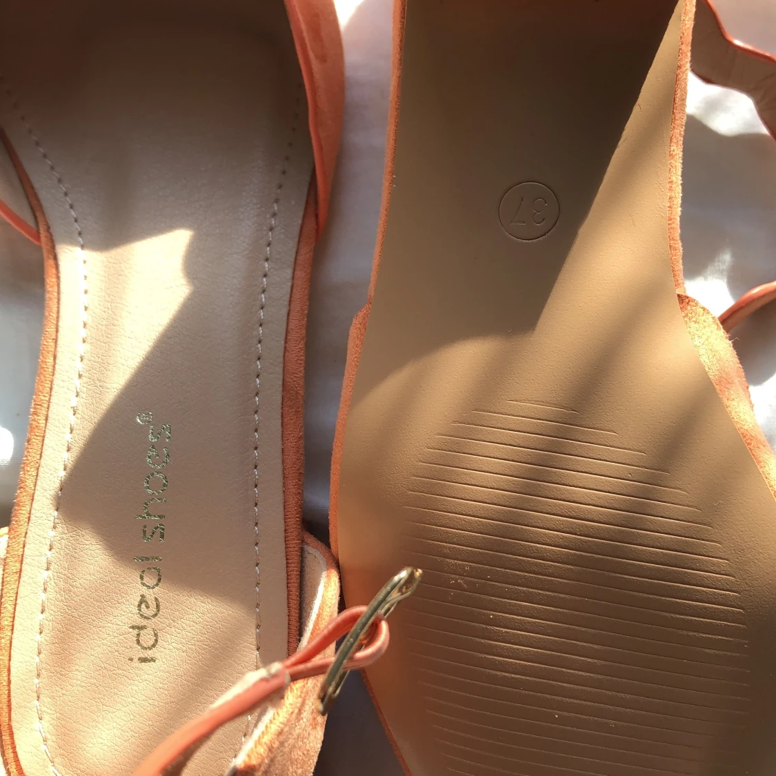 Ankle-strap låga klack skor i storlek 37 - 91