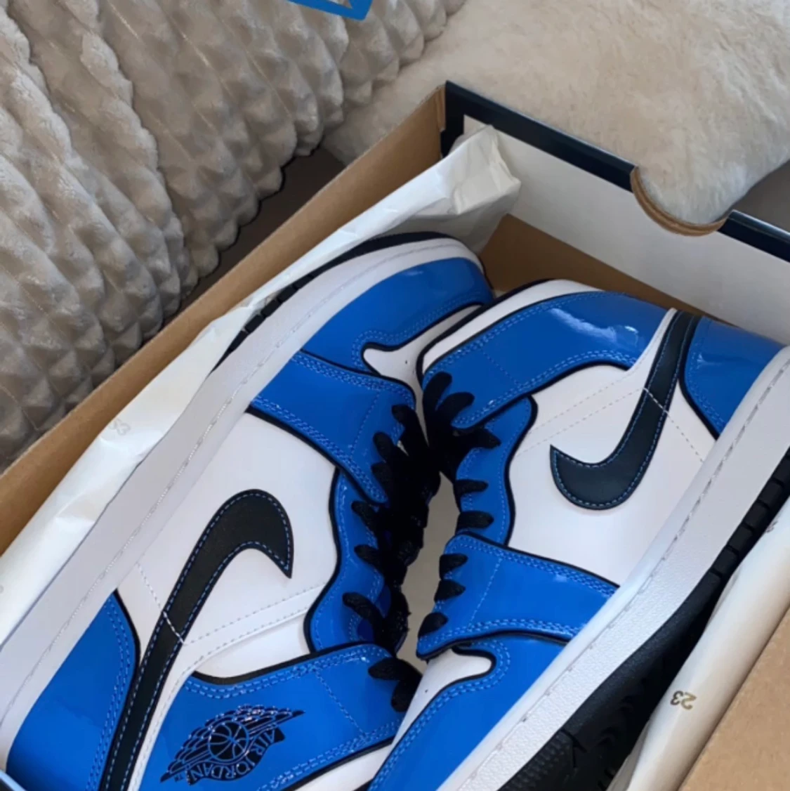 Nike air Jordan 1 Mid SE oanvända signal Blue 41