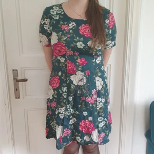Indiska Mörkgrön Blommig Klänning Storlek M - Indiska Mörkgrön Blommig Klänning