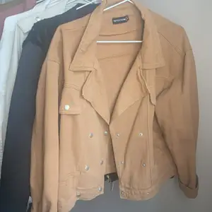 Pretty Little thing brown jacket in medium size 40, oversized fit.