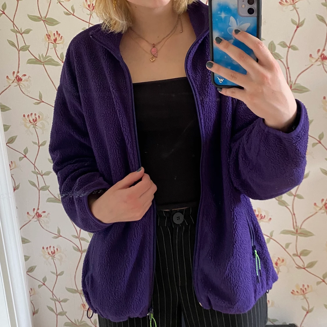 lila fleecetröja 