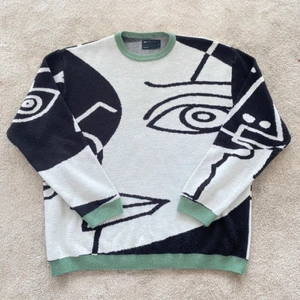 Stickad tröja  - Stickad tröja cond: 8/10 size: S bin: 350kr