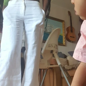 Linne byxa - I mycket mycket bra skick och passar 32_ 38.finns fler bilder och bud I kommenterna 